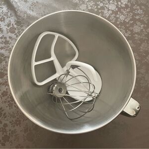 5Qt KITCHEN AID BOWL SET. NWOT 5PC